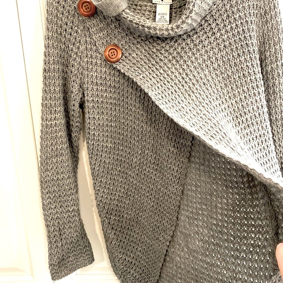 Soft sweater. Grey. Worn once. Smoke free home. - Picture 2 of 4